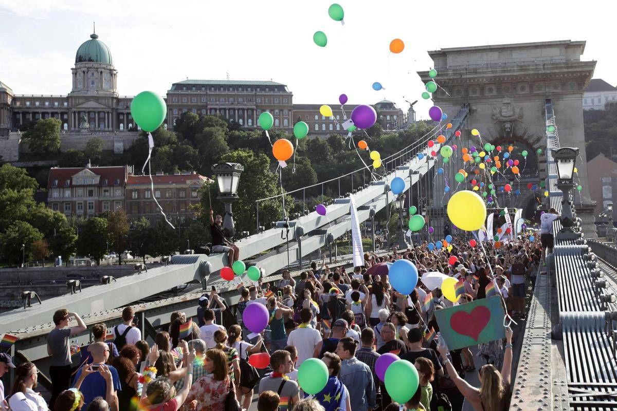 Budapest sfida il divieto di Orban, oggi il Pride: in piazza anche tanti politici italiani -