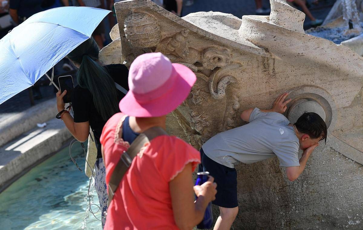Caldo super in arrivo, metà giugno di fuoco: previsioni meteo -