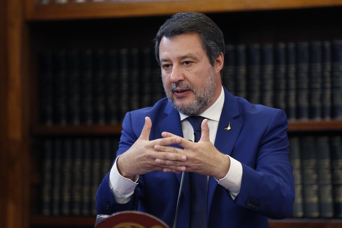Italiani a Guantanamo? | La sorprendente difesa di Salvini che divide l'opinione pubblica! -