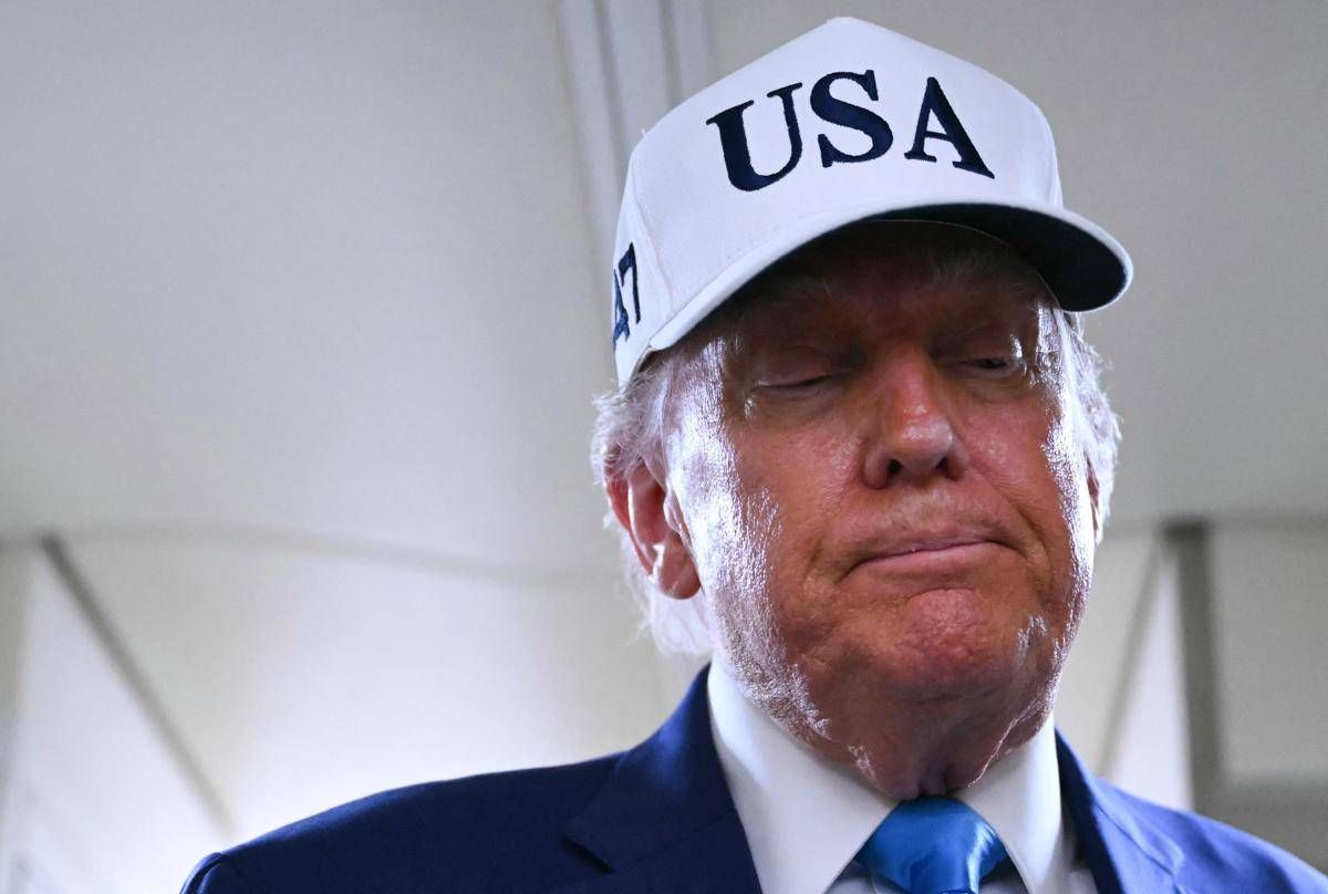 Trump festeggia oggi 79 anni ma sui social monta la 'teoria del catetere' - 