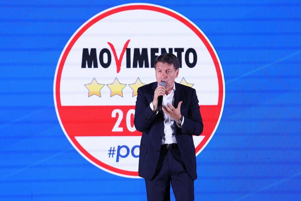 Conte: "Simbolo M5S? Né mio né di Grillo, fossi il legale suggerirei di non fare causa" -