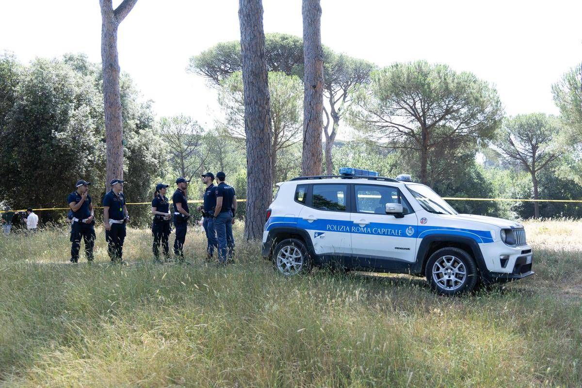 Roma, 'Chi l'ha visto' pubblica foto donna Villa Pamphili e dell'uomo fermato - 