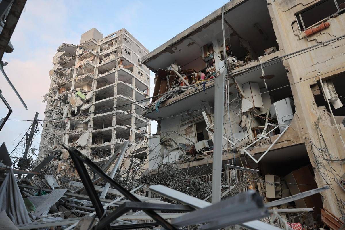 Israele-Iran, nuova notte di raid: Teheran colpisce Tel Aviv e Gerusalemme. Trump: "Colpiremo, se attaccati" - 