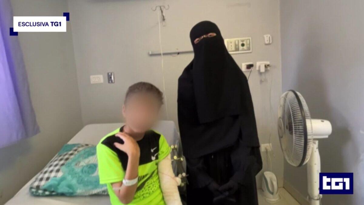 Adam, unico sopravvissuto della sua famiglia, arriva in Italia | L'umanità può ancora vincere? -