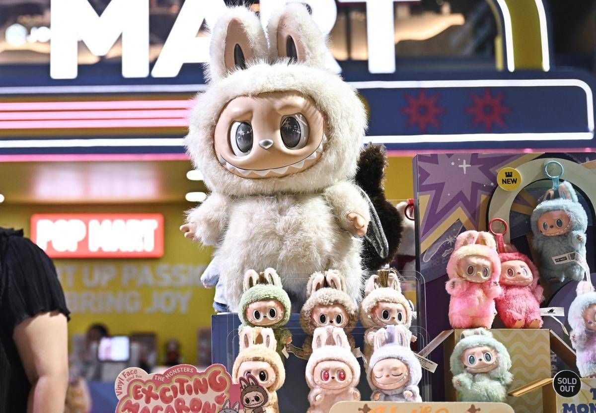 Labubu-mania, bambola venduta all'asta a 130mila euro - 