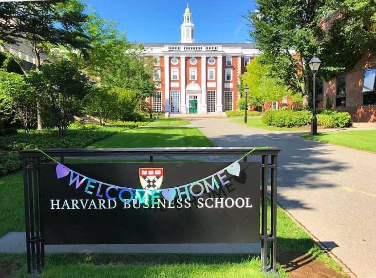 Blocco di Trump annullato! | Può Harvard davvero essere costretta a rinunciare agli studenti stranieri? -
