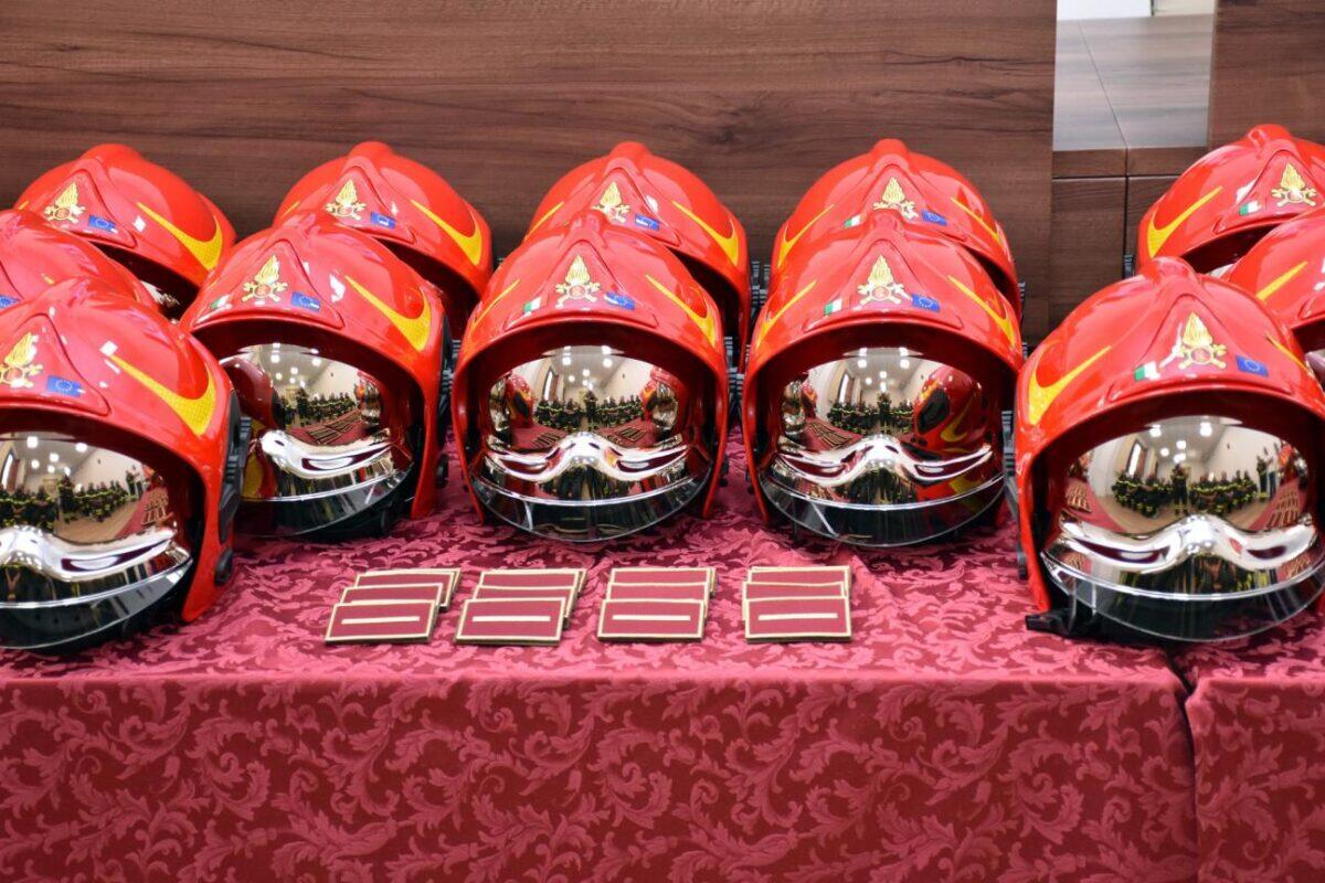 Cerimonia Storica per i Neo Capisquadra dei Vigili del Fuoco | Scopri il Rito di Benedizione che Ha Sorpreso Tutti! -