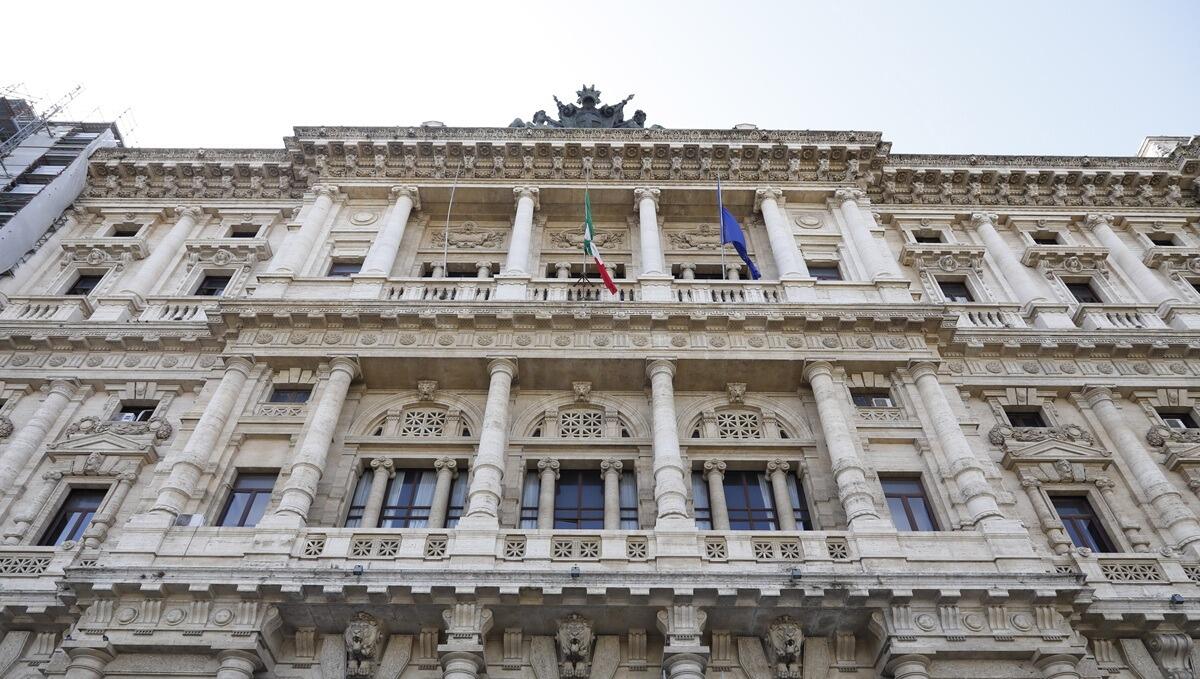 Cassazione boccia il Dl Sicurezza | La polizia rivela: "Ecco perché questa legge è un errore fatale" -