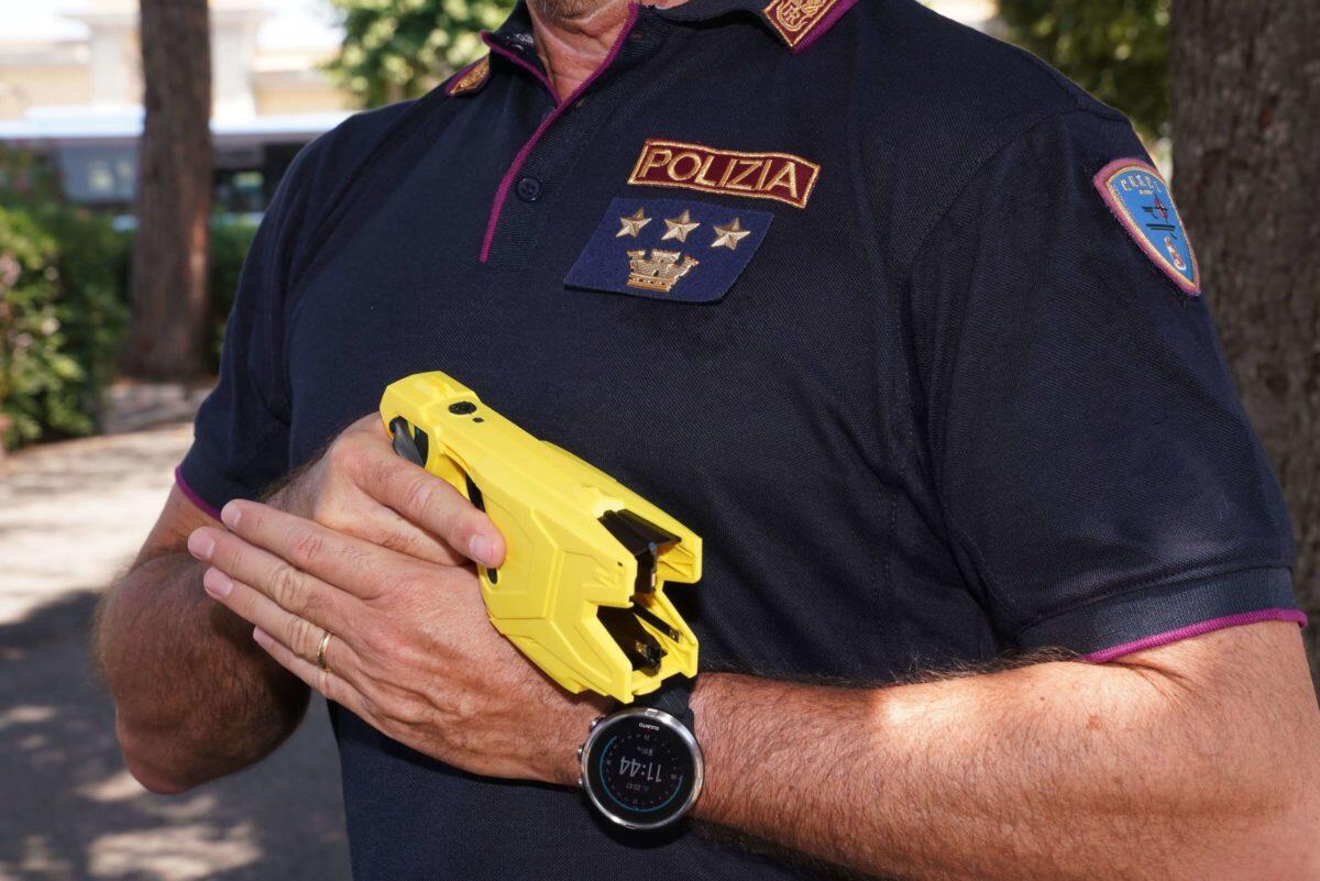 Morti e indagini a Pescara | Il taser è solo un capro espiatorio? -