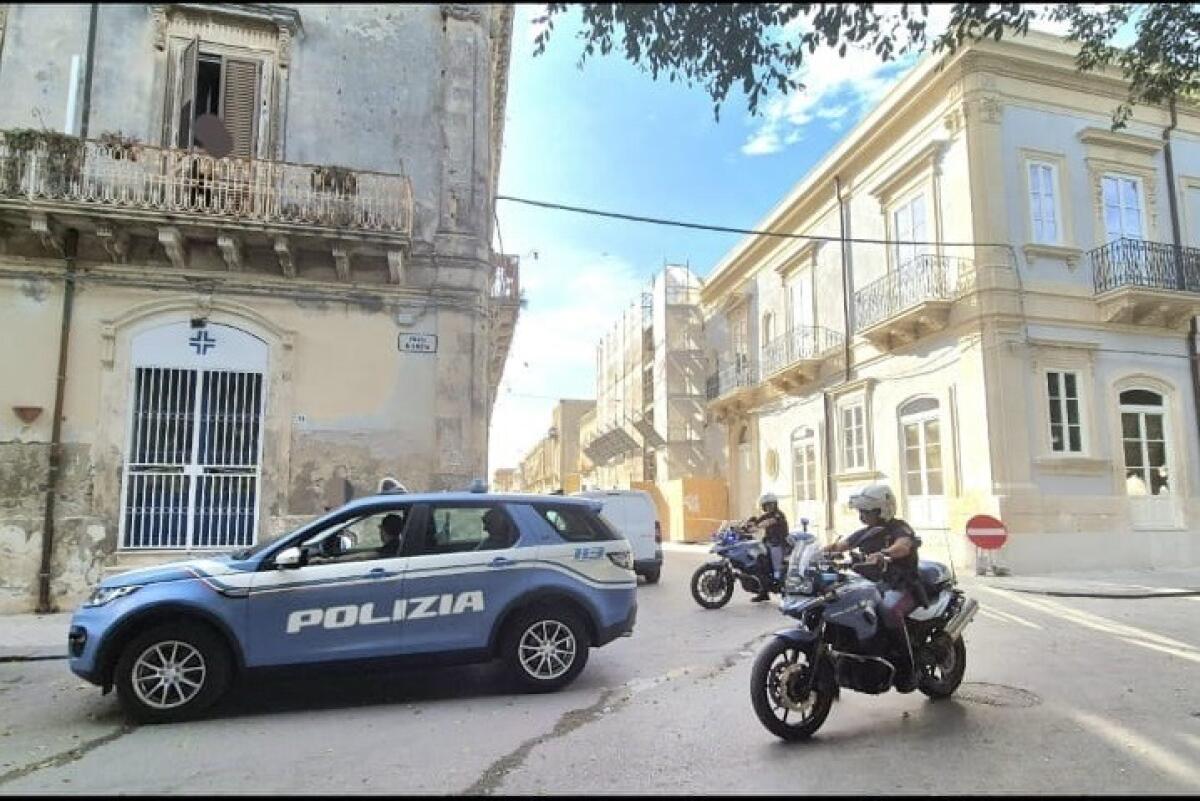 Controlli a tappeto a Siracusa | La polizia svela verità sconvolgenti sul degrado urbano! -