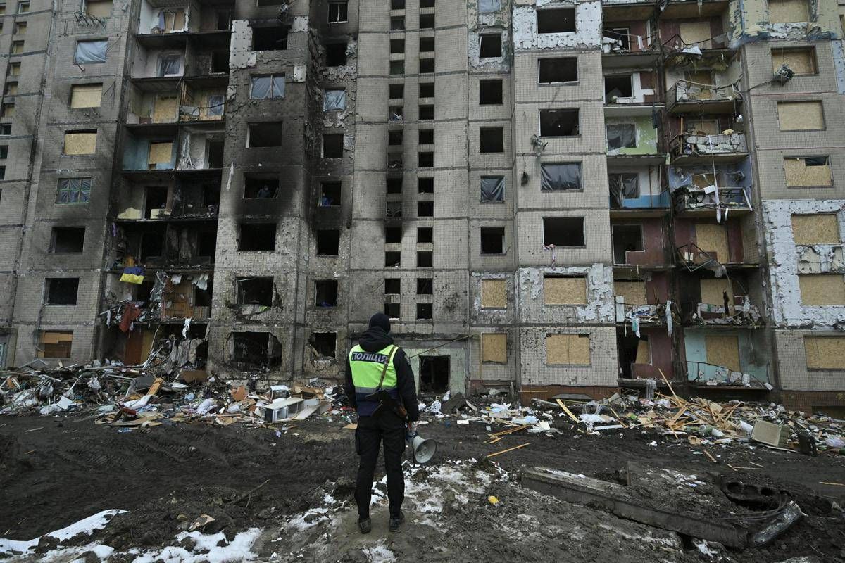 Ucraina, droni e missili russi su Kiev: almeno 4 morti e 20 feriti -