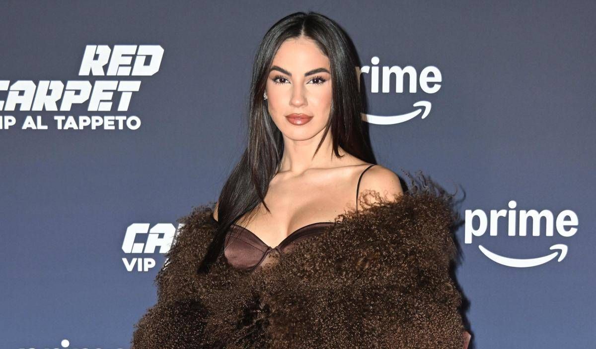 Giulia De Lellis, il parto è vicino: "Sono giorni che giro tra medici e ospedali" -