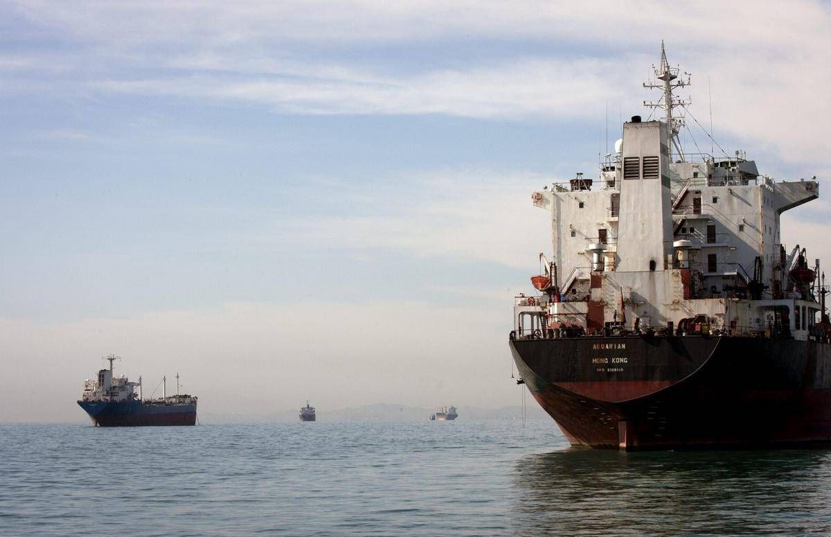 Iran minaccia chiusura stretto di Hormuz, a rischio il 25% del petrolio mondiale - 