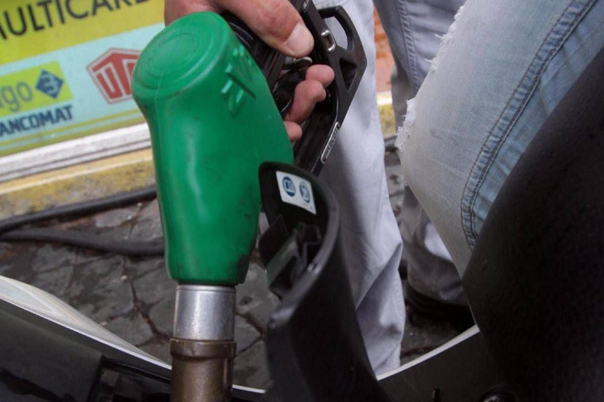 Caro carburanti, prezzi benzina e diesel continuano a salire -