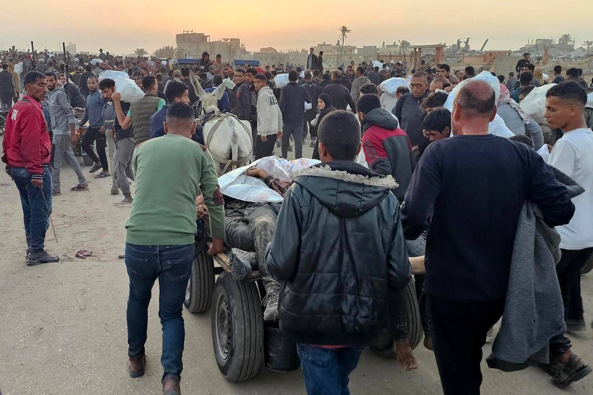 Gaza, media: "Spari su folla diretta a centro aiuti a Rafah, almeno 21 morti" - 