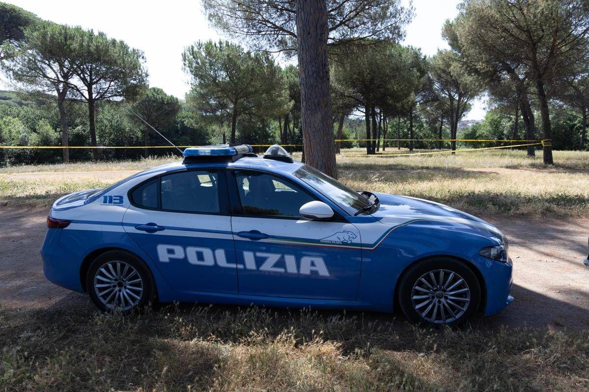 Donna e neonata trovate morte a Villa Pamphili, vertice in Procura -
