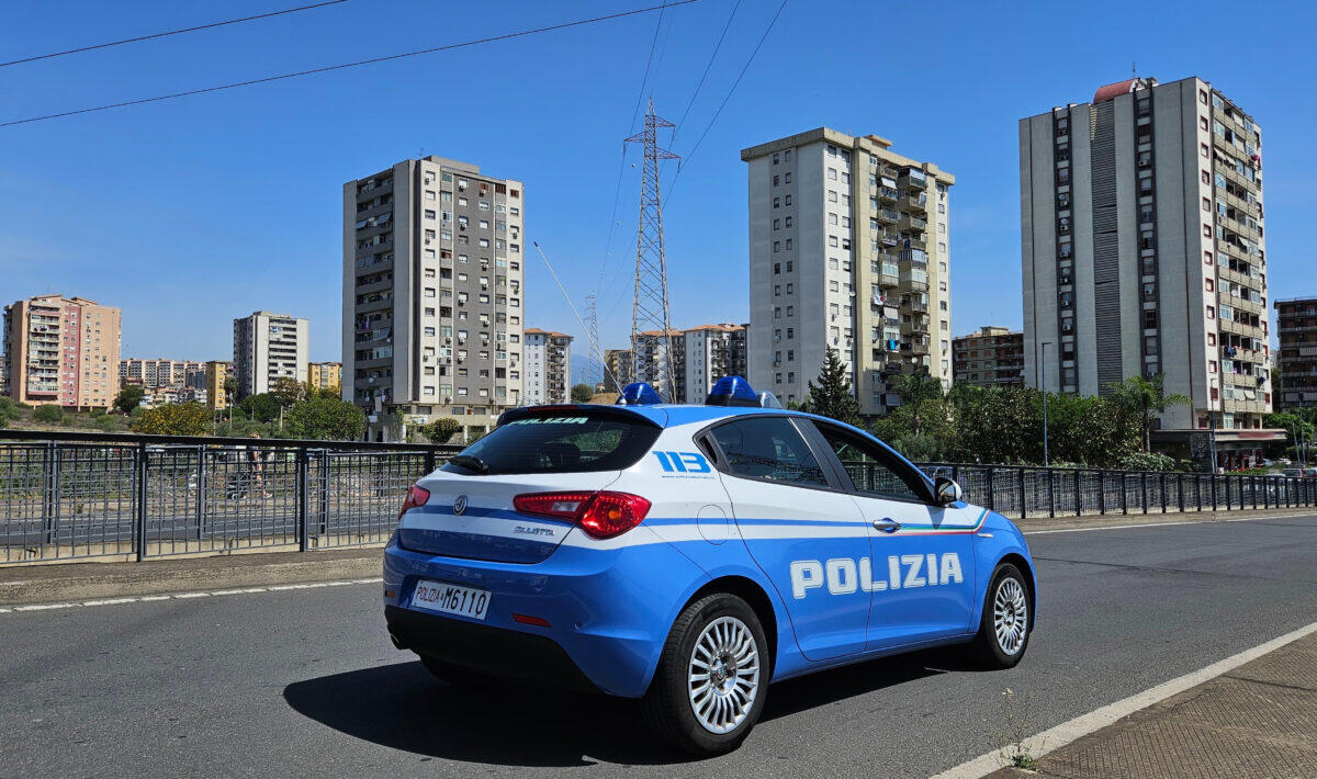 Aggressione shock in Catania | Quando la Polizia interviene per fermare un figlio contro sua madre! -