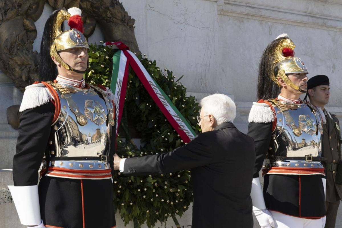 2 giugno, Mattarella all'Altare della Patria: "Con referendum Italia scelse pace e libertà" -