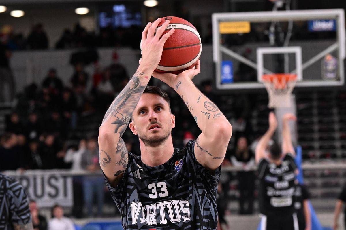Virtus Bologna, diagnosi choc per Polonara: ha la leucemia -