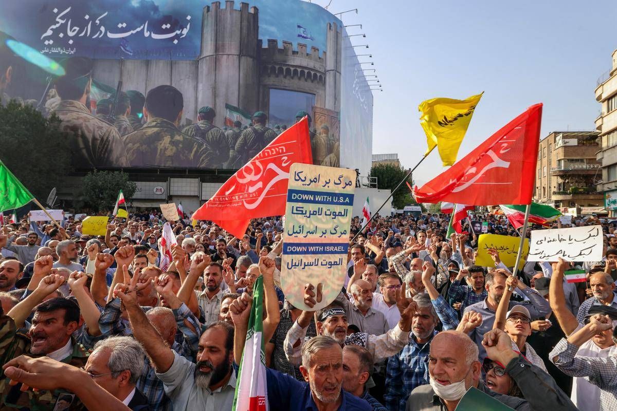 Iran, Trump attacca e poi lancia il MIGA per cambio di regime: "Perché no?" - 
