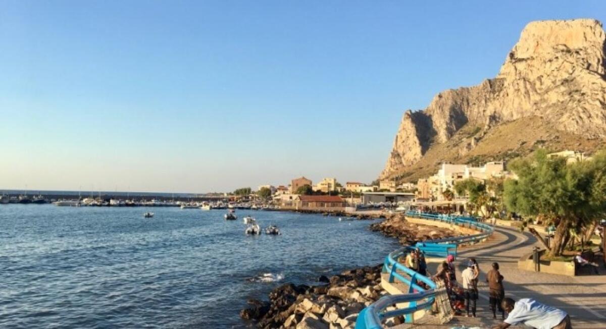 Revoca del divieto di balneazione a Palermo | La verità che nessuno si aspettava sul mare di Sferracavallo! -