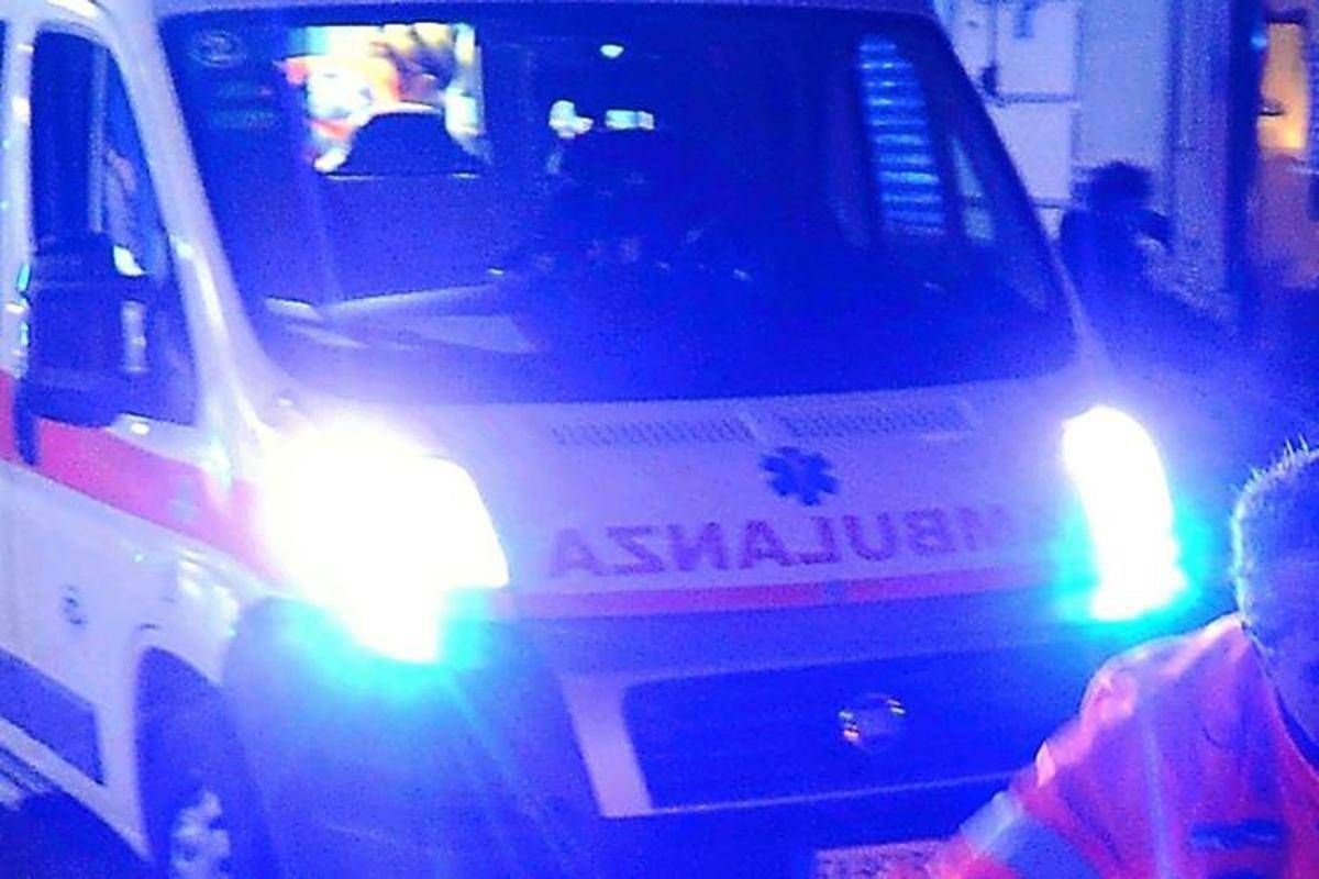 Caserta, scooter contro auto: morto 16enne. Caccia a pirata della strada -