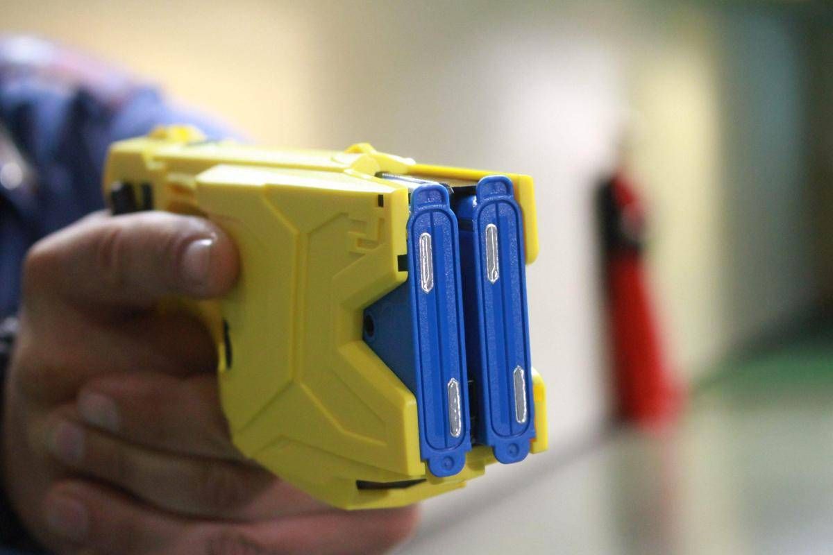 Pescara, procura: "nessun ruolo del taser" nella morte di Riccardo Zappone -