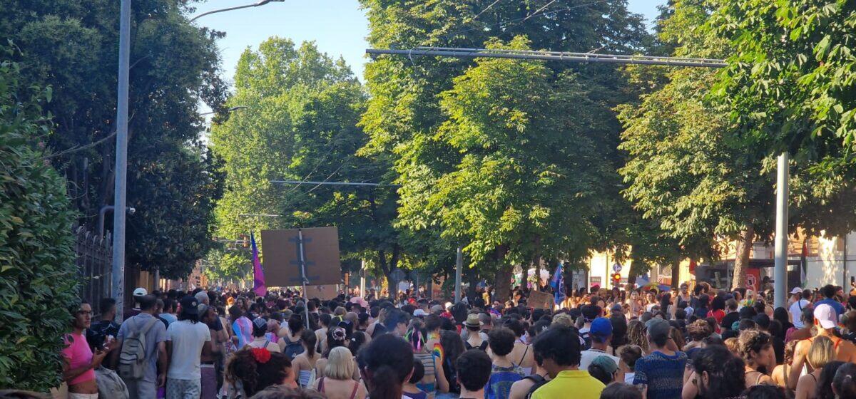 Migliaia di cuori in marcia | Un messaggio inaspettato di solidarietà tra Pride e Gaza! - 