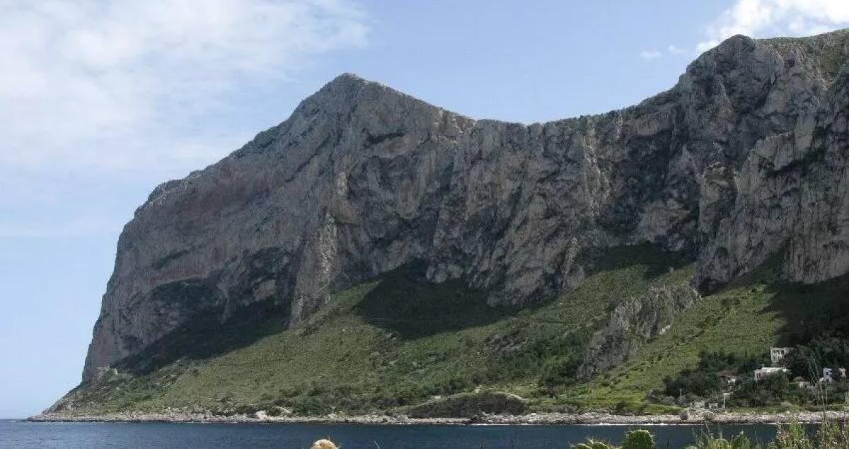 Monte Gallo in pericolo | Scopri perché Palermo deve agire subito! -