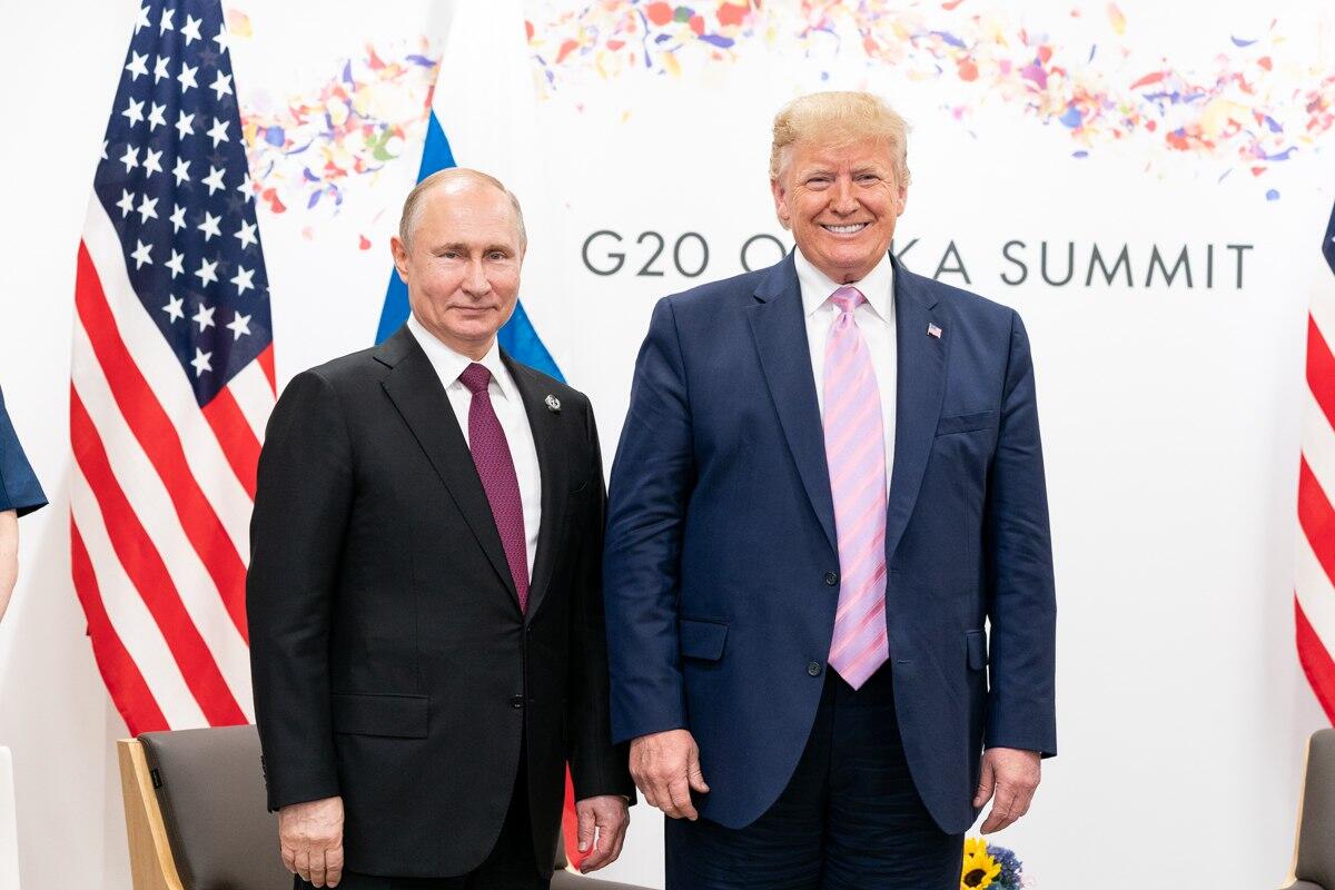 Putin chiama Trump per gli auguri di compleanno | La sorprendente richiesta di mediazione che potrebbe cambiare le carte in tavola! -
