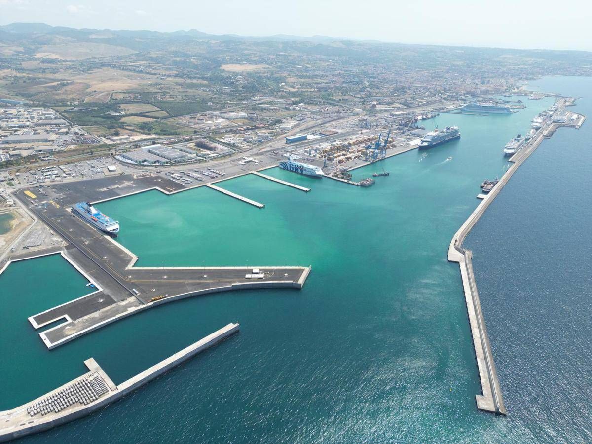Porti, a Civitavecchia oggi operative tutte le banchine disponibili -