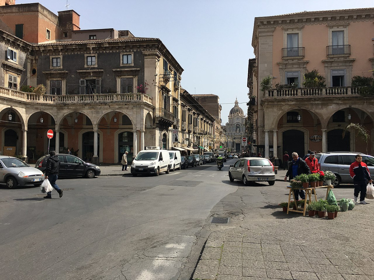 Nessuno aveva mai notato questo dettaglio: la piazza di Catania lascia tutti senza parole - Foto: Francesco Lombardi/Wikipedia