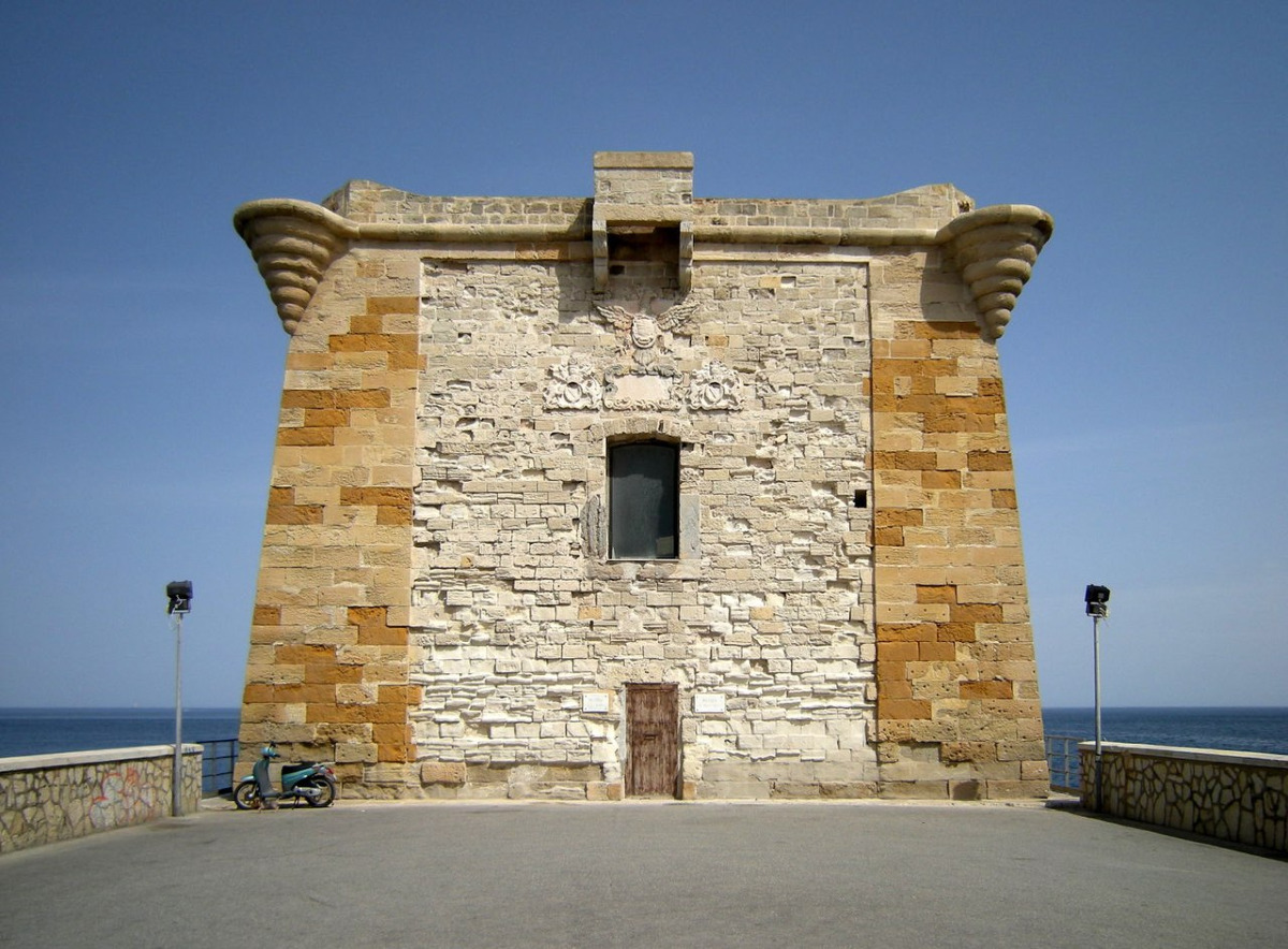 In Sicilia c'è una torre con 400 anni di storia: la trovi a Trapani ed ha un panorama mozzafiato - Foto: Leandro Neumann Ciuffo/WIkipedia