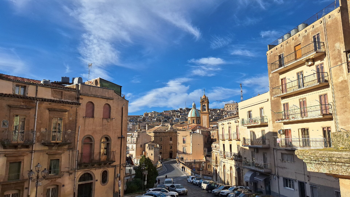 Curiosità che nessuno ti ha mai raccontato su Caltagirone: scopri il lato nascosto che pochi conoscono - Foto: User95041/Wikipedia