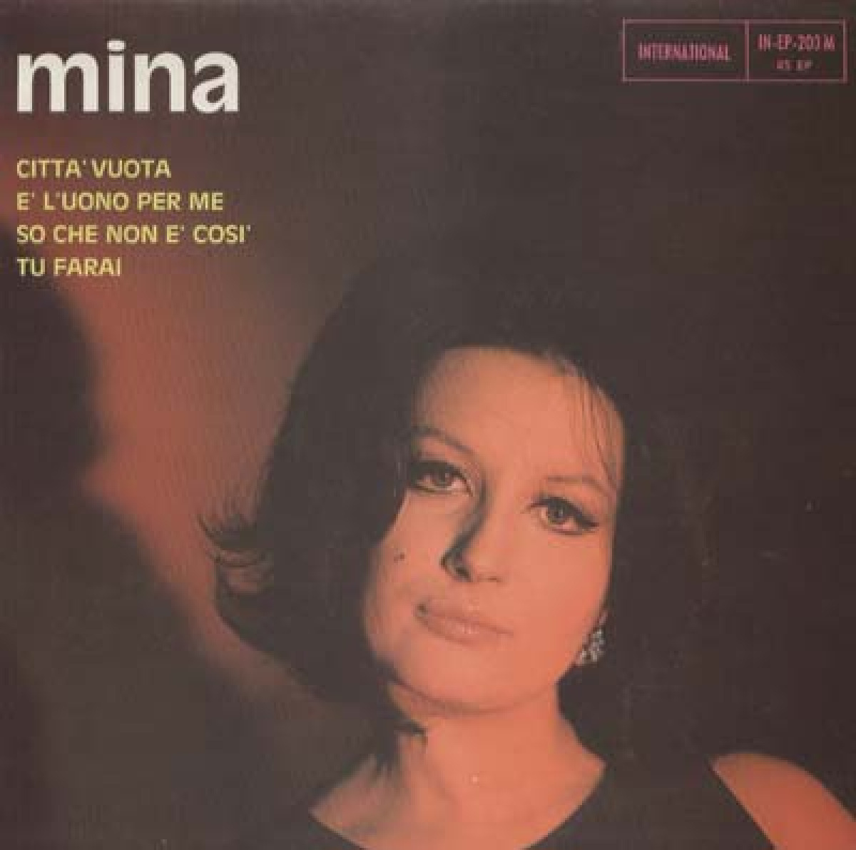 Città vuota: la voce eterna di Mina che canta la solitudine dell’anima - 