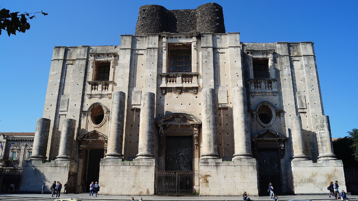 Un edificio che affascina da secoli: Il Monastero dei Benedettini di Catania e la storia che nessuno conosce - Foto: Nicolò Arena/Wikipedia