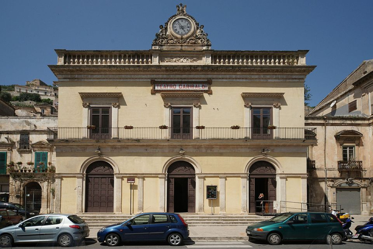 Lussuoso, storico e incredibile: il teatro ragusano che racconta pezzi di storia siciliana - Foto: Mboesch/Wikipedia