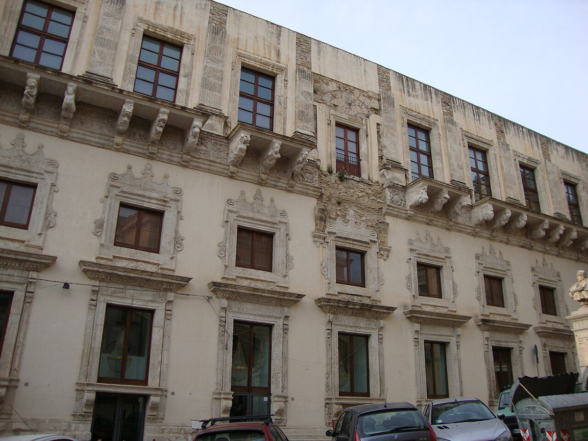 Un luogo a Caltanissetta che pochi conoscono davvero: Palazzo Moncada e le storie mai raccontate - Foto: Insider93/Wikipedia