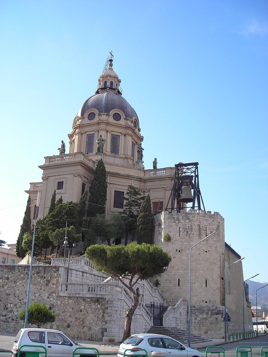 C'è un luogo a Messina che racconta storie di fede e sacrificio: il Sacrario con un panorama che ti lascerà senza parole - Foto: Vito Manzari/Wikipedia