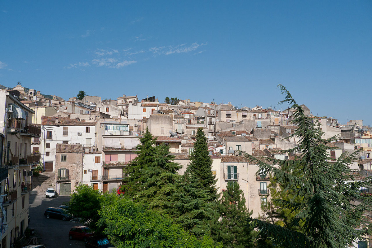 Non crederai cosa è nato in un borgo siciliano: Scorsese e la magia di un sogno che ha attraversato il tempo - Foto: neekoh.fi - Stacked/Wikipedia