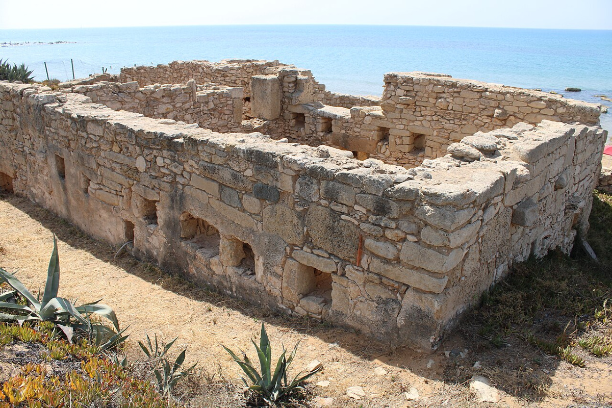 Un insediamento bizantino tra mare e silenzio, svelato il villaggio segreto ragusano che pochi conoscono - Foto: Gabriele Azzaro/Wikipedia