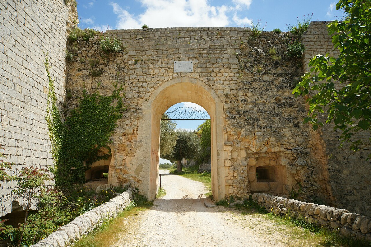 Un gioiello siciliano dimenticato tra leggende e conquiste, qui oggi ci si sposano anche i VIP - Foto: Mboesch/Wikipedia