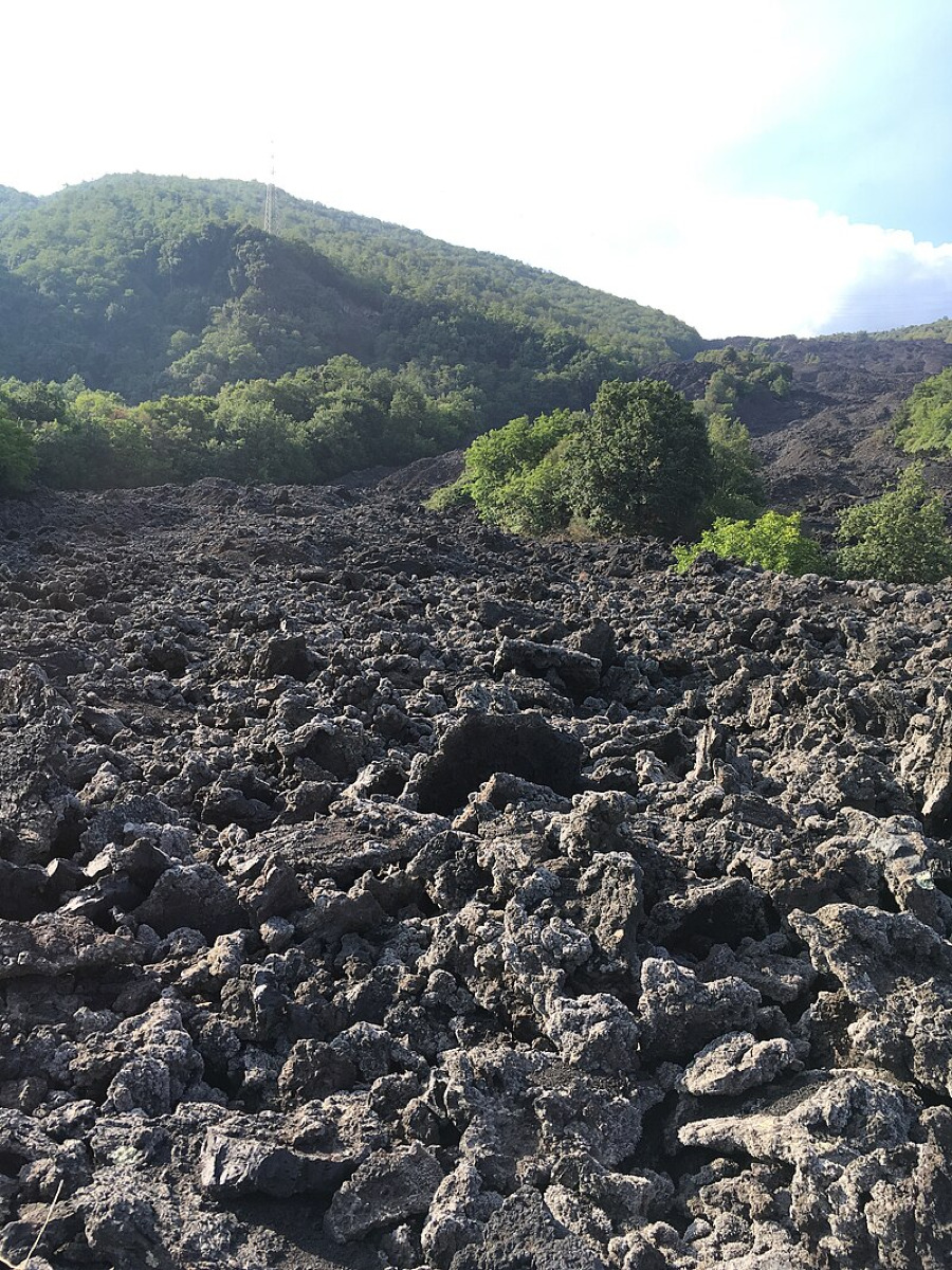 L’eruzione più lunga del secolo che mise a dura prova la tecnologia: la lava che minacciò un paese etneo - Foto: Wittylama/Wikipedia