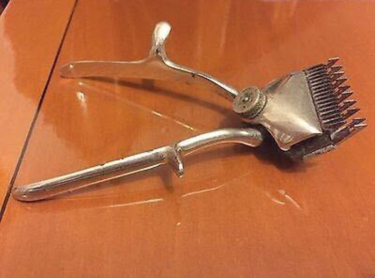 Il rasoio manuale dei barbieri di una volta: quando il taglio era un rito - 