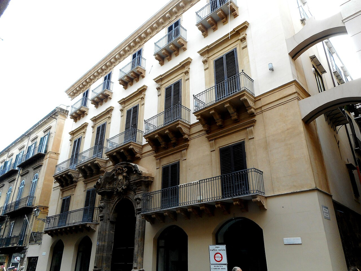 Dalla nobiltà alle trasformazioni moderne: un edificio poco conosciuto a Palermo che nasconde storie sorprendenti - Foto: Stendhal55/Wikipedia