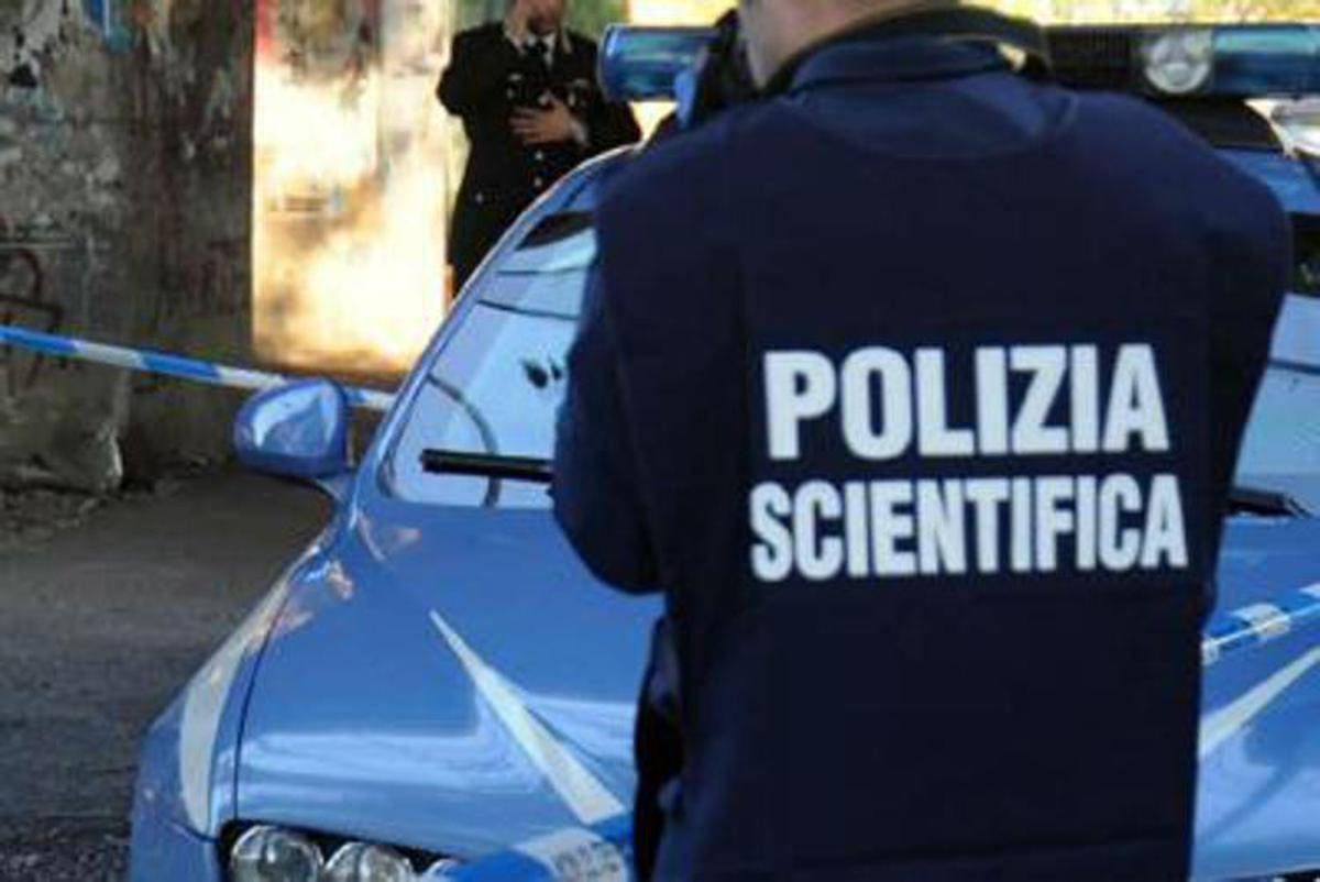 Pisa, guardia giurata uccide la compagna e si suicida -