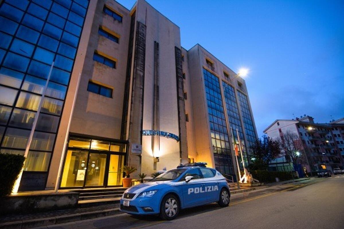 Arresti shock a Ragusa | La Polizia svela segreti inquietanti dietro le mura di casa! - 