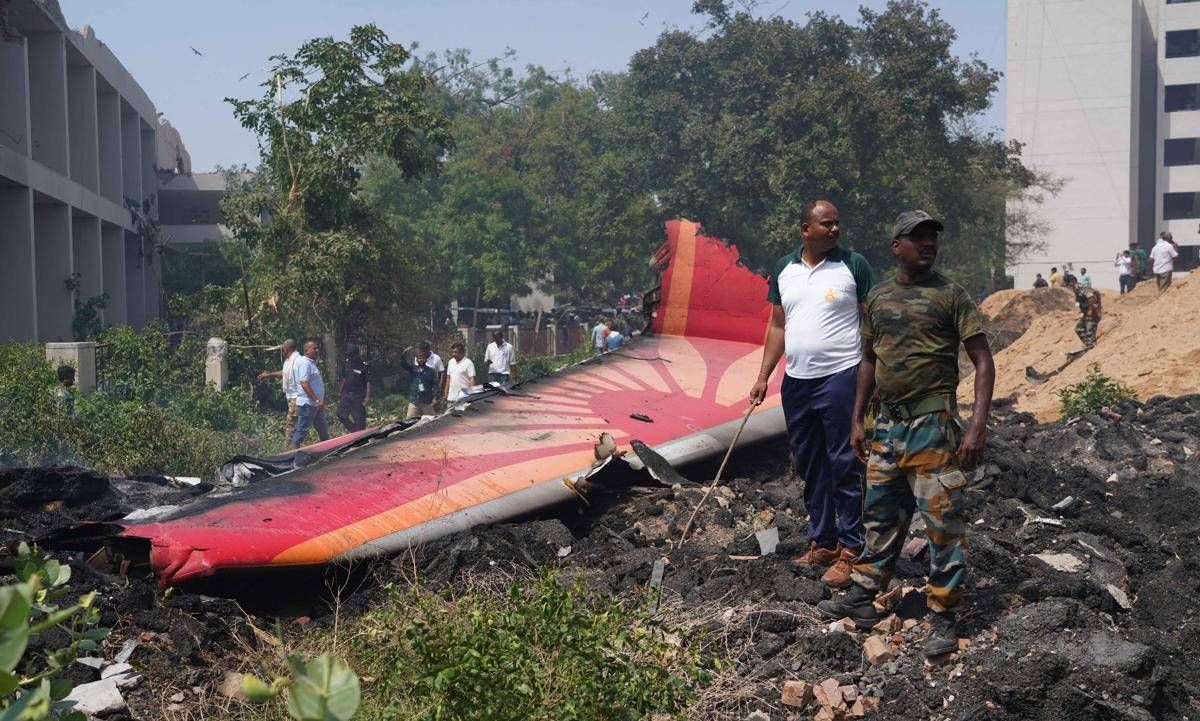 Air India, scatola nera conferma: capitano ha spento motori, copilota nel panico - 