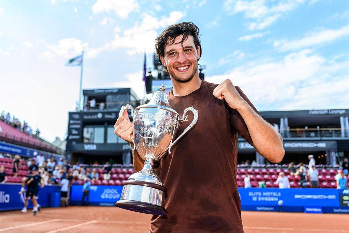 Darderi, trionfo a Bastad: De Jong battuto in finale - 