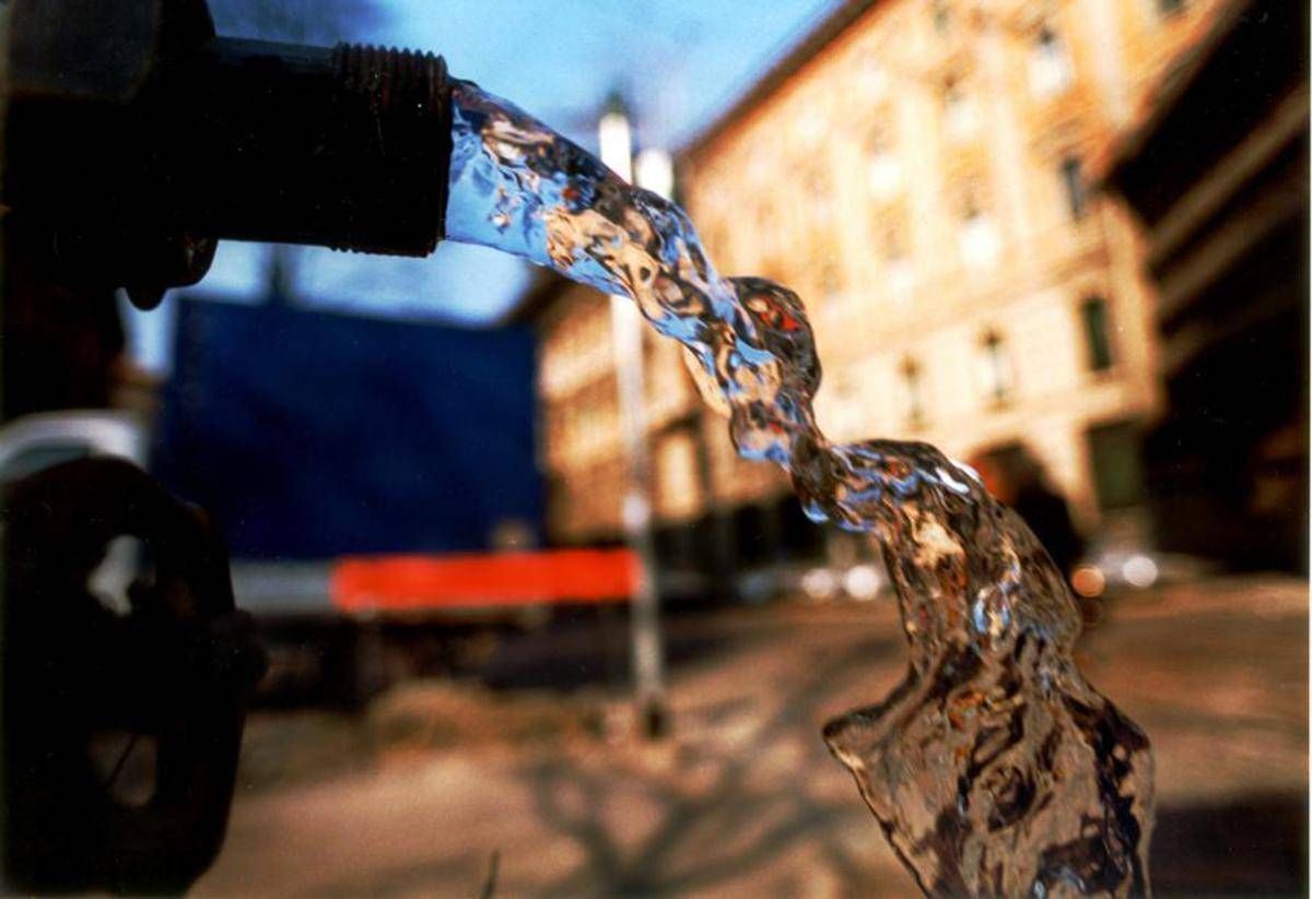 Caldo, urologi: "Idratarsi anche per prevenire cistiti e calcoli" - 